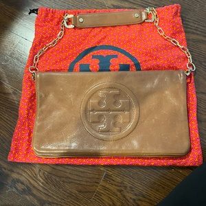 EUC Tory Burch Reva clutch